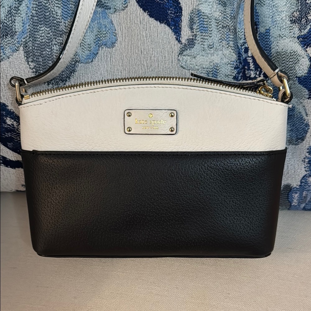 Kate Spade Black and White Crossbody Bag with Sleek Design